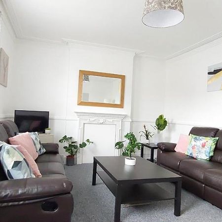 Very Spacious Two Bedroom Converted Apartment In East Croydon Esterno foto